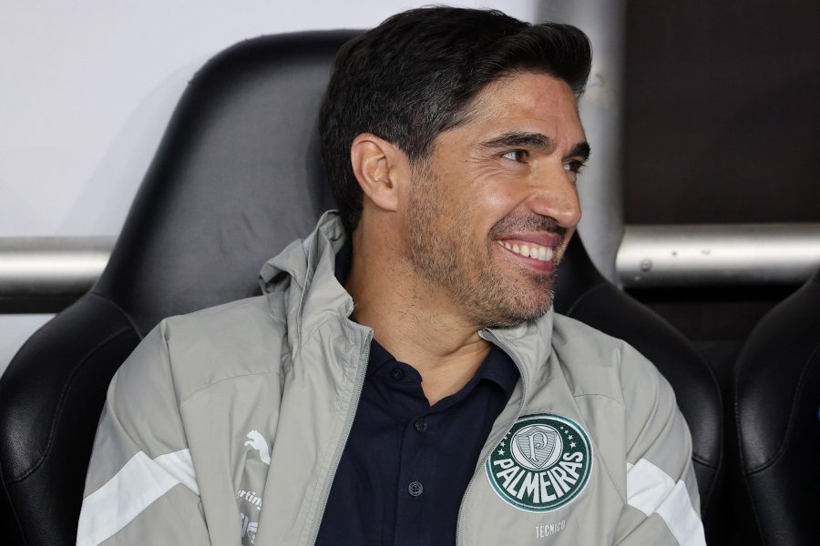 Abel completa 6 anos no Palmeiras em meio a trocas de técnicos nos rivais