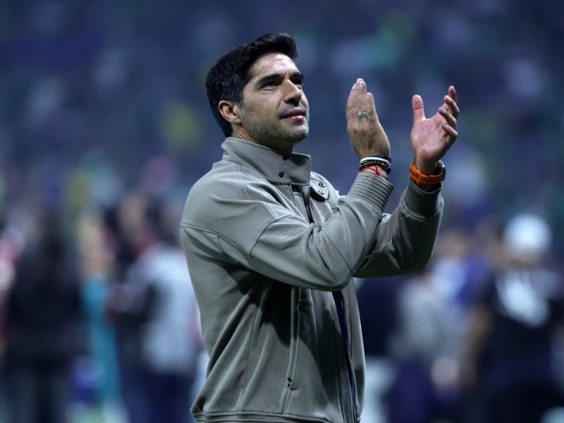 Abel Ferreira exalta elenco do Palmeiras após vaga na Libertadores