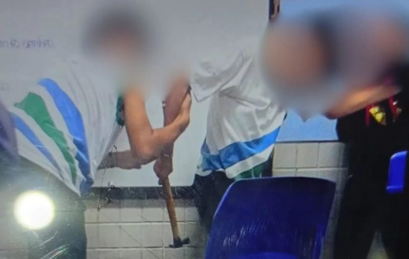 Estudante é agredida com martelo por colega em sala de aula no ES