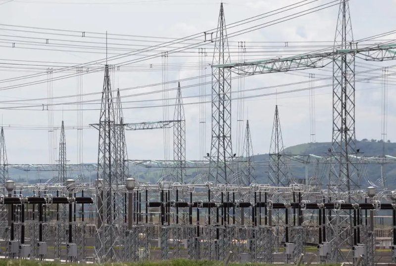 Aneel prevê três leilões de transmissão de energia em 2027