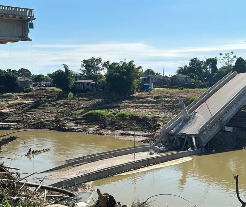 Após quase 5 meses, perícia autoriza retirada de escombros de ponte que caiu no Acre