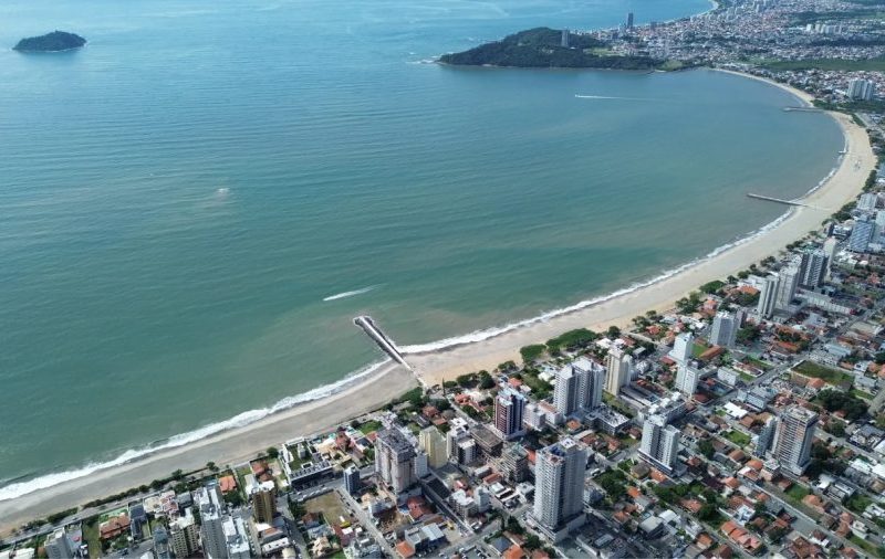 Areia sob fiscalização: SC lidera em praias alargadas, mas tem desafio de aliar investimentos milionários e preservação