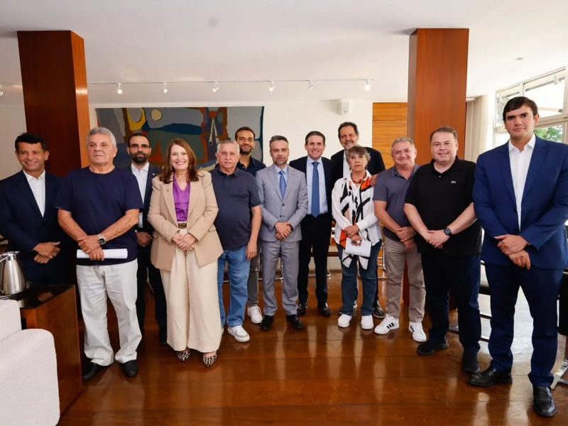 Bancada do DF se reúne com Hugo Motta para tentar evitar redução no Fundo Constitucional