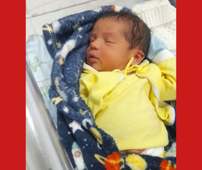 Bebê de 40 dias com malformação no coração está na UTI e aguarda cirurgia fora do Acre: ‘Manter nosso filho vivo’