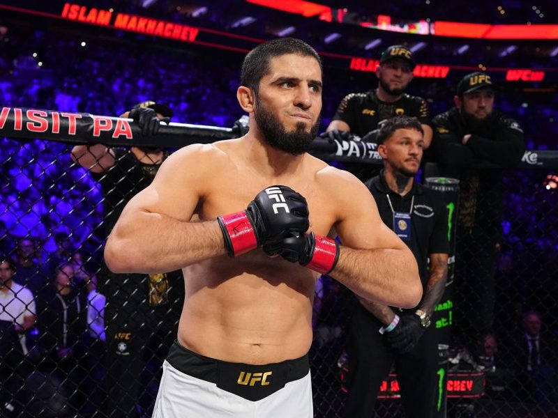 Bisping detona Makhachev por fugir de lutas no UFC: “Escolhe a dedo”