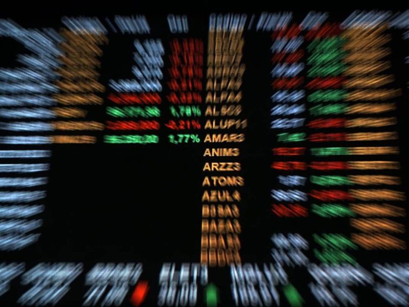 Bolsa brasileira inicia terça em recuperação após queda acentuada