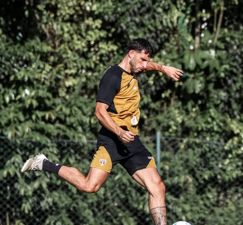 São Paulo ganha reforços e baixas contra o Bahia