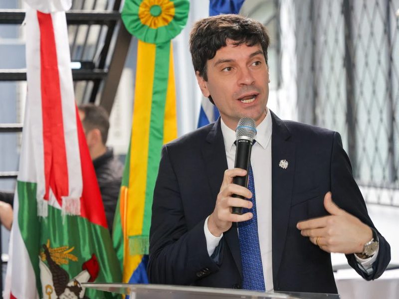 Cão Orelha: Justiça decide que ex-delegado-geral de SC não tentou se promover com caso; MP vai recorrer