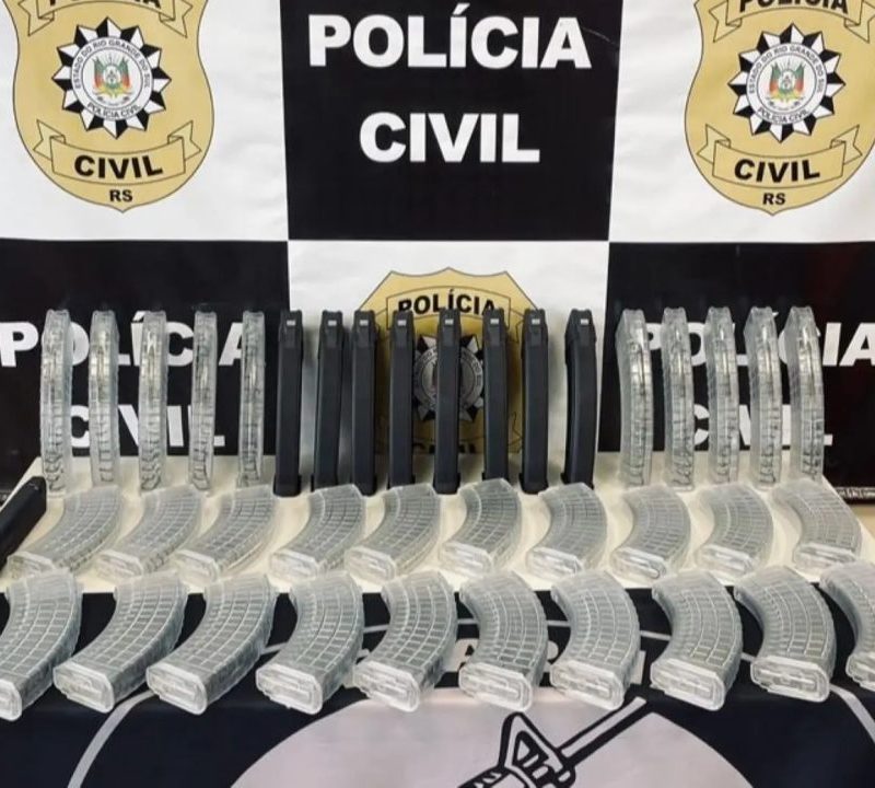 Carregadores de fuzil com destino à Rocinha, no RJ, são interceptados no RS; investigação apreende drogas