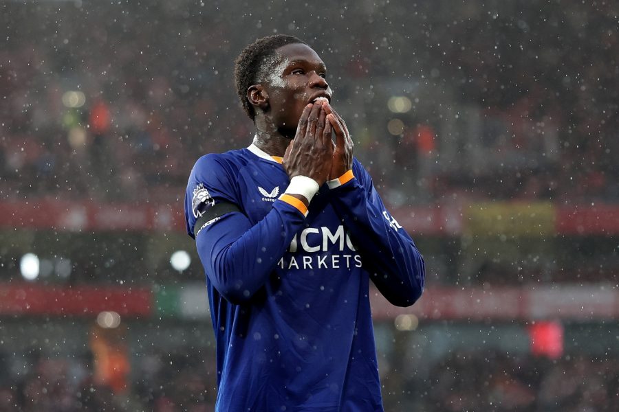 Casa de atacante da Premier League é assaltada durante jogo
