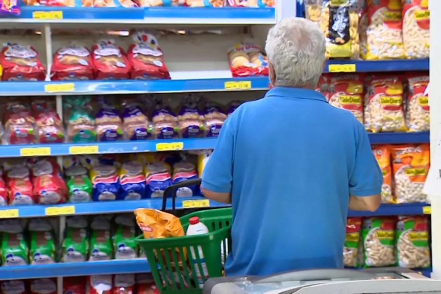 Cesta básica ultrapassa R$ 600 em Rio Branco com alta puxada pelo preço do tomate
