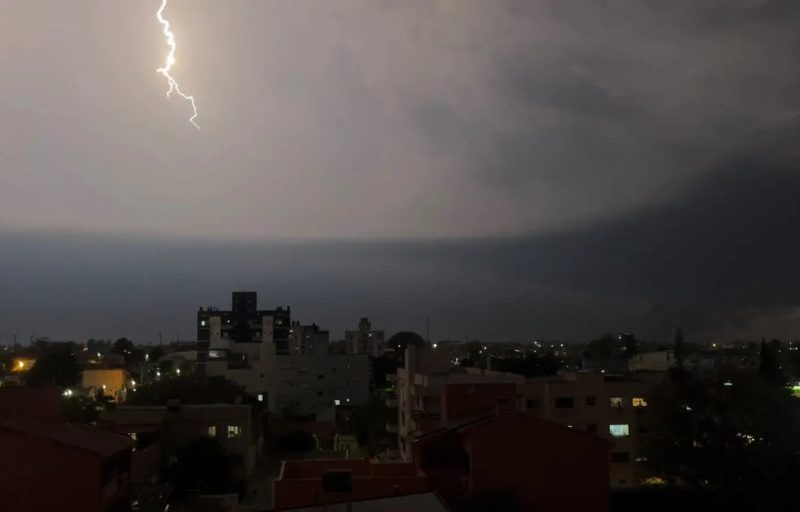 Ciclone no Paraná: Estado entra em alerta máximo para tempestades