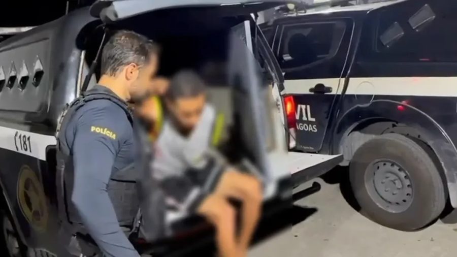 Cinco jovens são detidos por arrastões na orla de Maceió