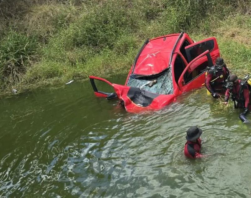 Corpo é localizado em açude após acidente de carro em Moita Bonita