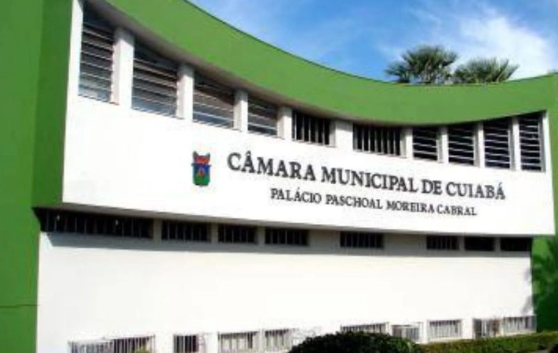CPI investiga rombo de R$ 80 milhões em livros didáticos em Cuiabá