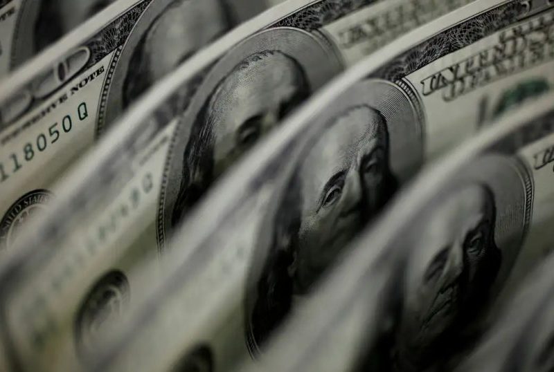 Dólar sobe 8,21%, e bolsa cai 13,88% após reeleição de Lula