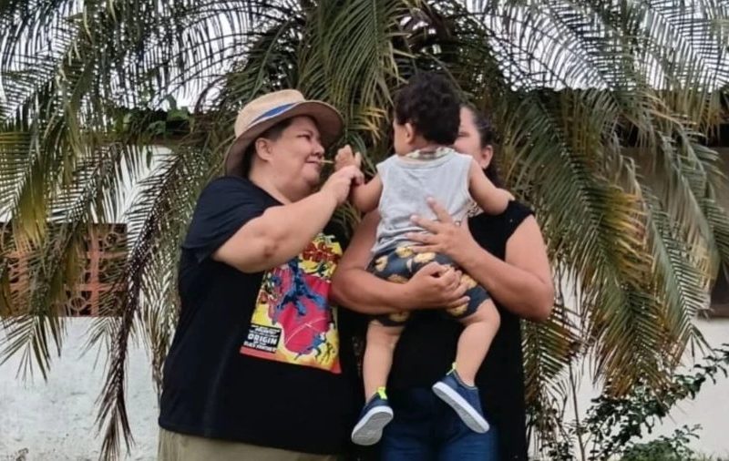 ‘Ele nos escolheu’: casal homoafetivo adota bebê com autismo após dois anos e meio de preparação em RO
