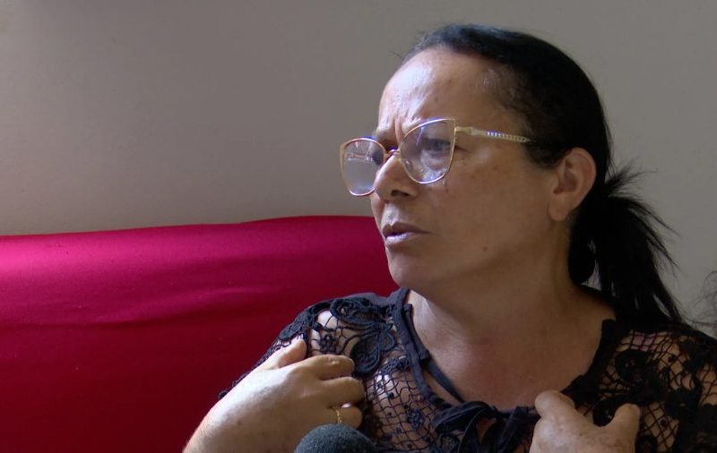 ‘Em estado de choque’, diz mãe de uma das vítimas do acidente na BR-230 entre van e caminhonete na PB; mulher havia perdido a mãe dois dias antes