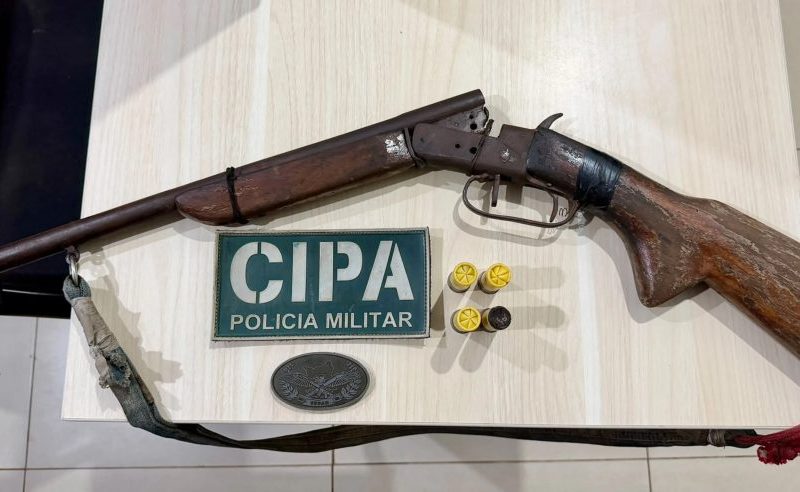 PM apreende espingarda e munições em área rural de Rorainópolis