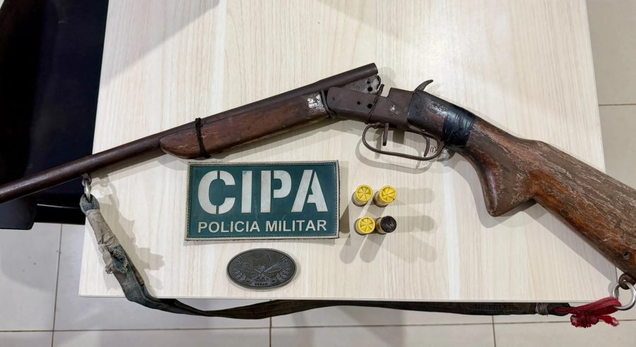 Espingarda e munições são apreendidas após suspeitos fugirem para mata em Rorainópolis