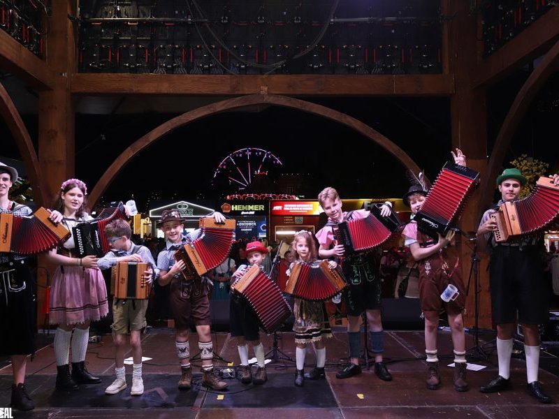 Alunos da Fábrica de Gaiteiros brilham na Oktoberfest Blumenau