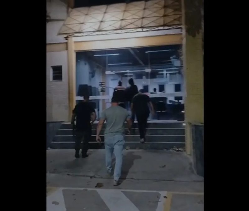 Família se revolta após suspeito de estuprar menina de 4 anos ser liberado da DP: ‘período eleitoral’, explica delegado