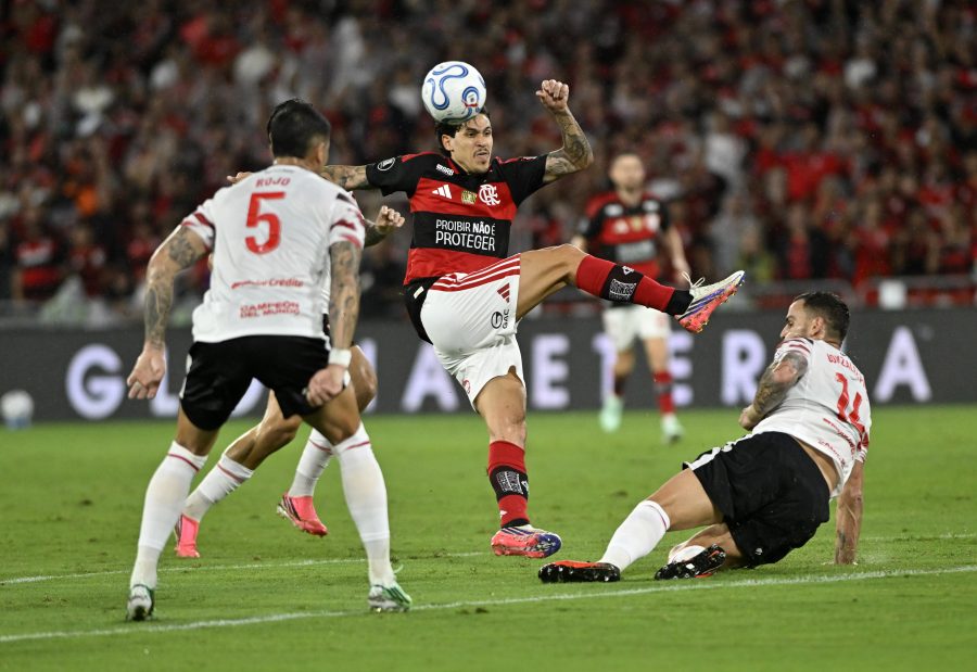Flamengo levou uma aula de Libertadores do Estudiantes