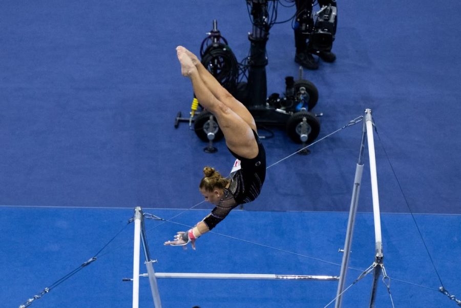 Flávia e Lorrane ficam fora do pódio no Mundial de Ginástica Artística