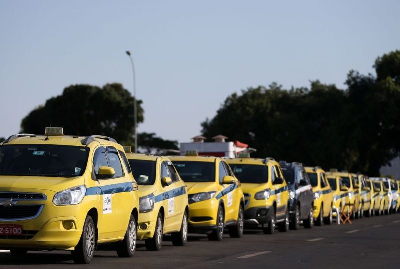 Governo autoriza contrato de R$ 30 bi para motoristas de aplicativos