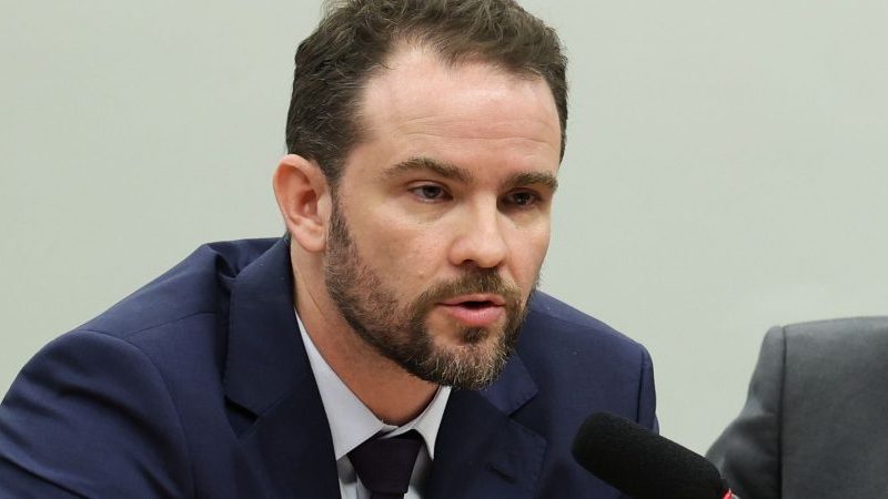 Governo buscará cumprir meta fiscal com diálogo, diz Durigan