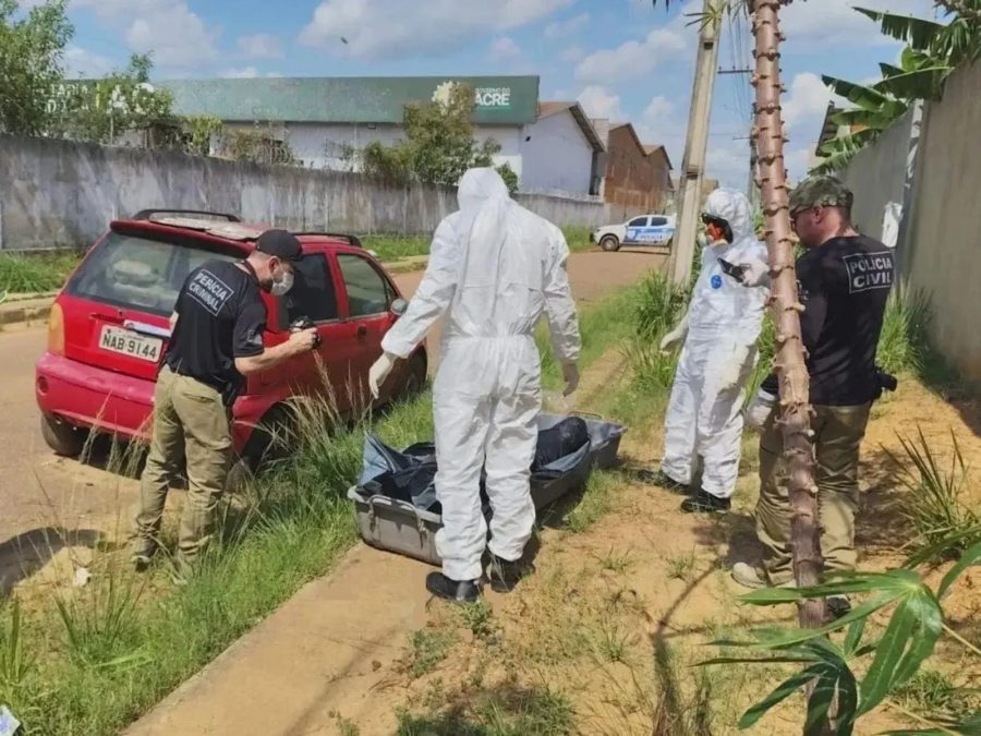 Homem de 61 anos é encontrado morto em estado de decomposição dentro de carro em Rio Branco