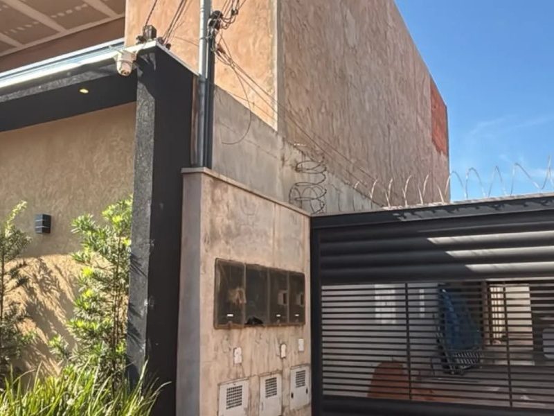 Homem é morto a tiros pelo vizinho por causa de obra de reboco em muro: ‘Faltava só um quadradinho’, diz amigo