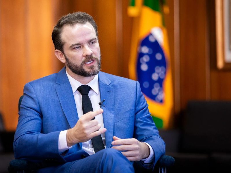 ‘Imposto do pecado’: governo deve enviar regras ao Congresso nesta semana, diz Durigan