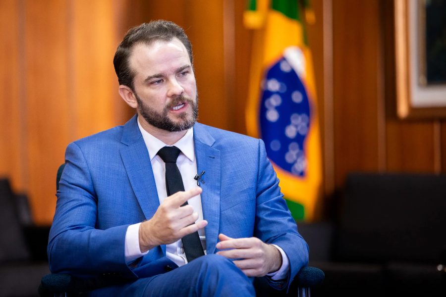 'Imposto do pecado': governo deve enviar regras ao Congresso nesta semana, diz Durigan