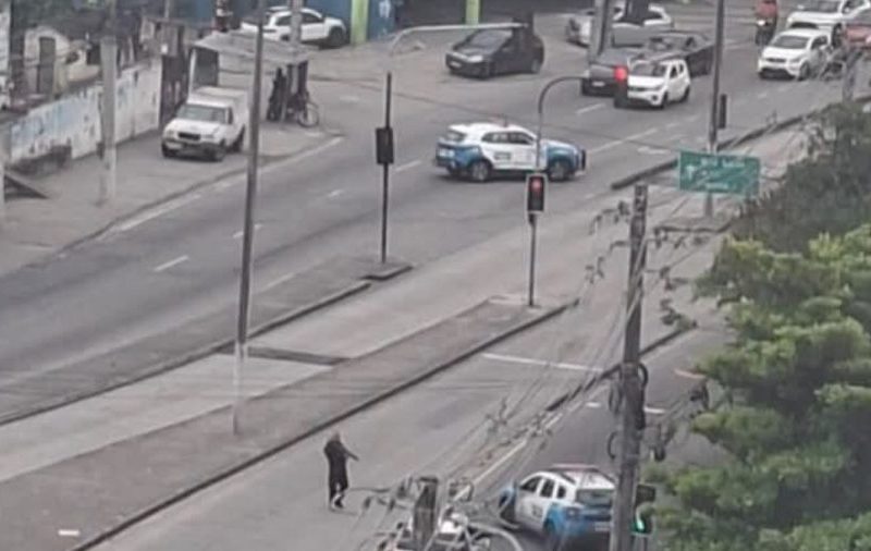 Avenida Edgard Romero é interditada e altera linhas de ônibus no RJ