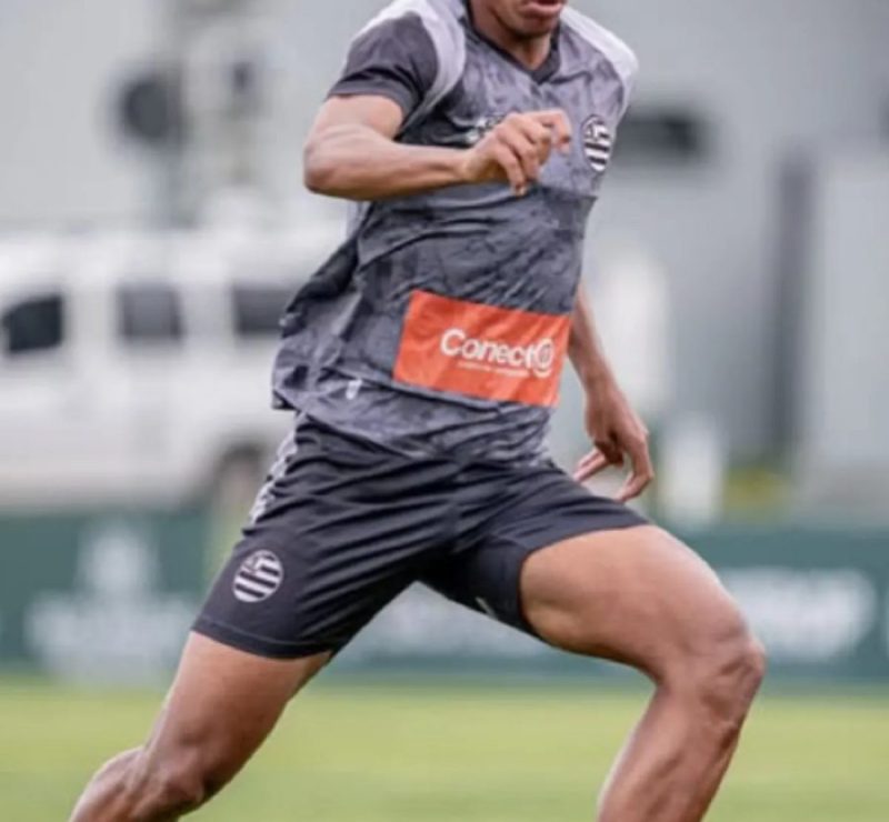 João Miguel vê jogo aéreo como ponto forte e agradece a Alex por espaço no Athletic: “Deu confiança”