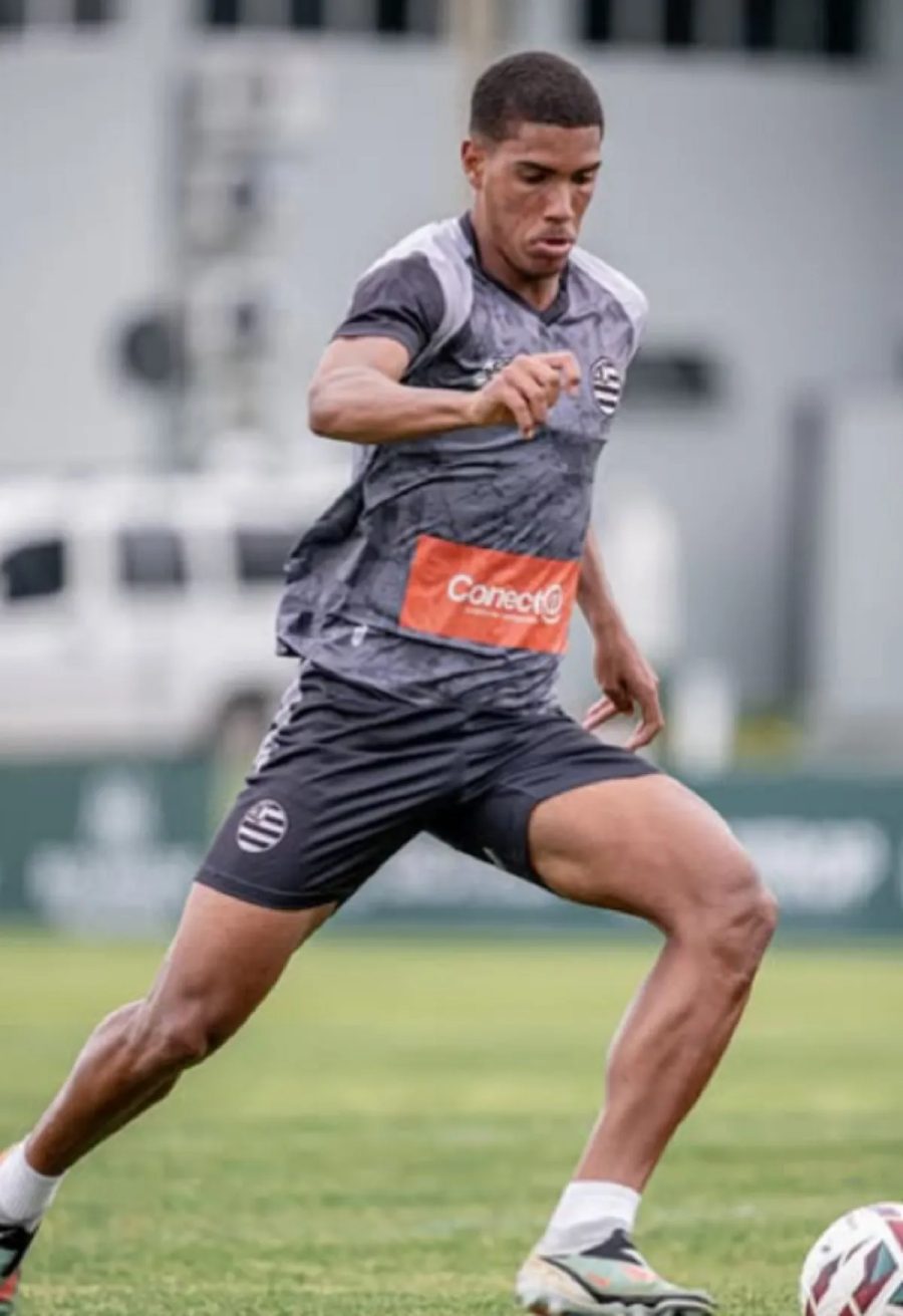 João Miguel vê jogo aéreo como ponto forte e agradece a Alex por espaço no Athletic: "Deu confiança”