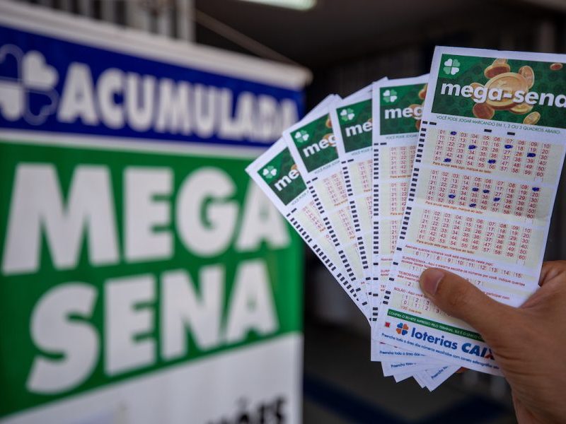 Mega-Sena 3075 acumula, e prêmio sobe para R$ 305 milhões. Veja resultado
