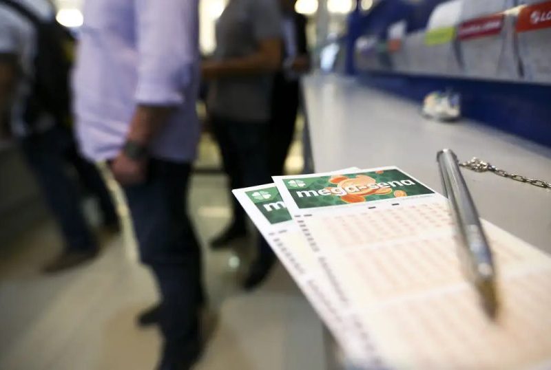 Mega-Sena sorteia prêmio acumulado de R$ 230 milhões neste sábado