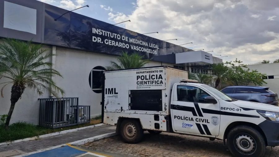 Motociclista morre após bater em placa de sinalização de obra em avenida de Teresina
