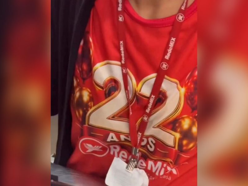 MPT-BA processa rede de supermercado por adotar uniforme com “22” estampado