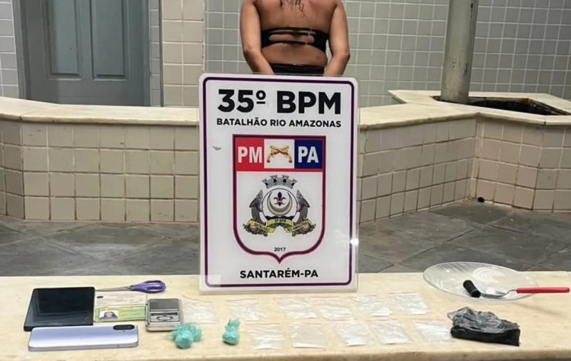 Mulher é levada à delegacia após ser encontrada com porções de substância semelhante à cocaína em Santarém