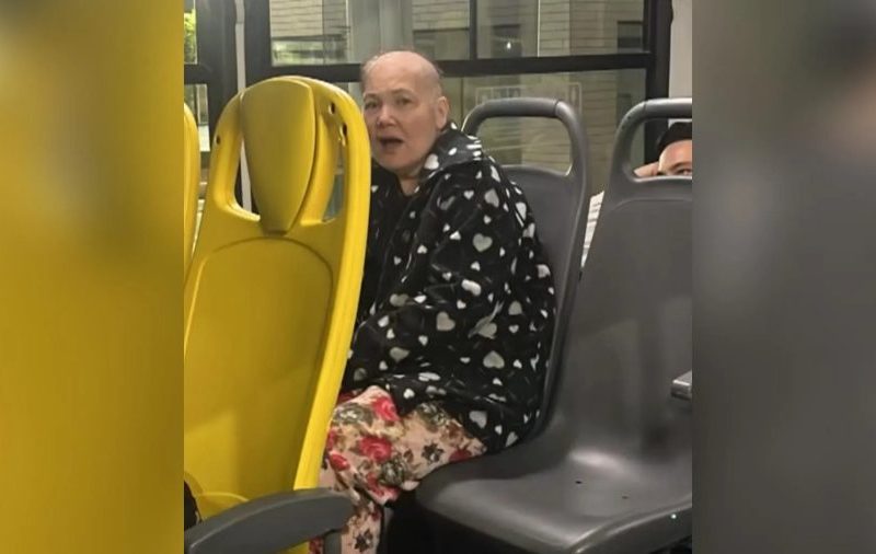 Mulher que desapareceu de hospital de Curitiba saiu com pulseira de identificação e percorreu pelo menos 11 km de ônibus; câmeras não registraram saída