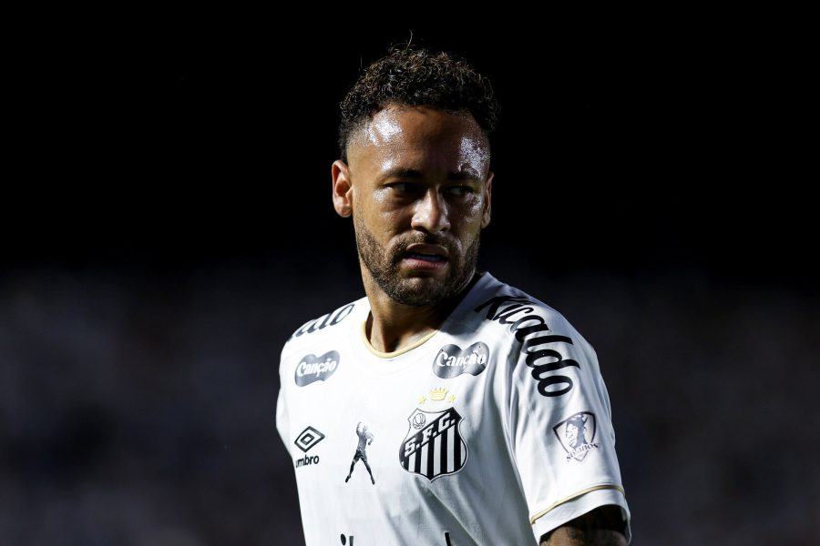 Neymar disputou apenas 5 de 20 clássicos possíveis pelo Santos