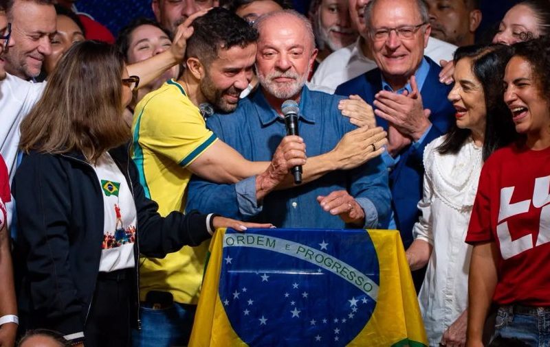 Quem é André Janones, deputado chamado de general por Lula