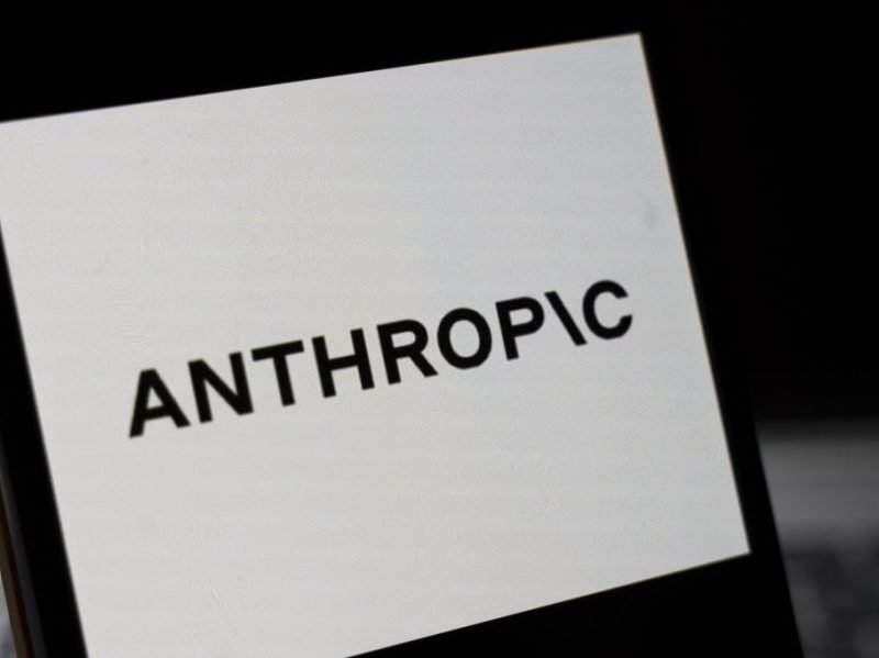 Nova IA da Anthropic prepara relatórios, monitora e-mails e navega na web
