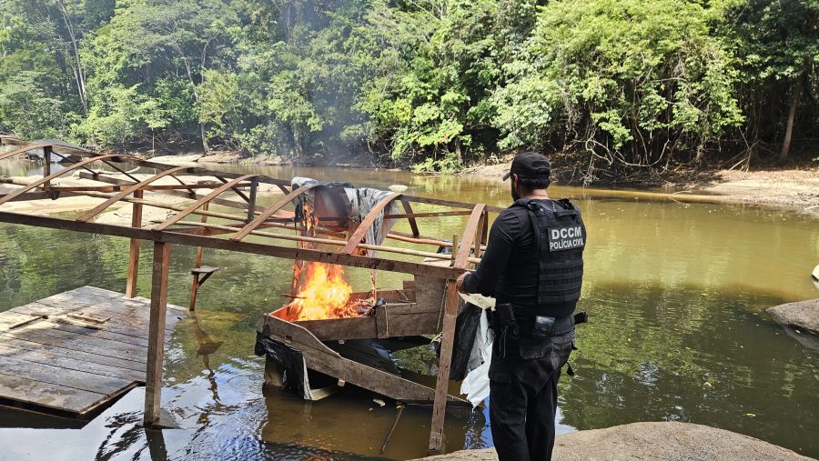 Ação no Amapá combate garimpo ilegal e resulta em duas prisões