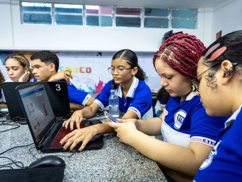 Pernambuco abre 12,4 mil vagas em escolas técnicas estaduais; veja como se inscrever