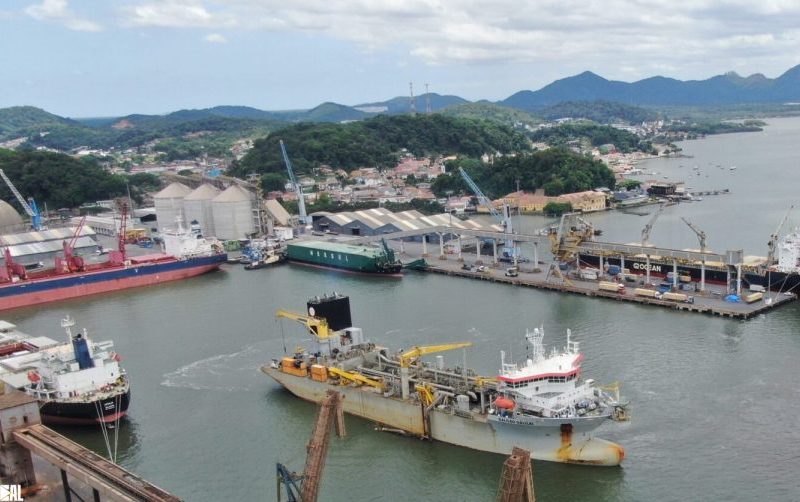 Porto de São Francisco conclui a dragagem em área fundamental para a atracação e manobra de embarcações