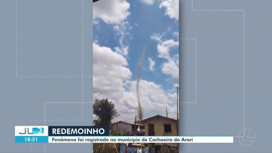 Redemoinho se forma em área de campo e pode ser visto de diferentes pontos de cidade no Marajó